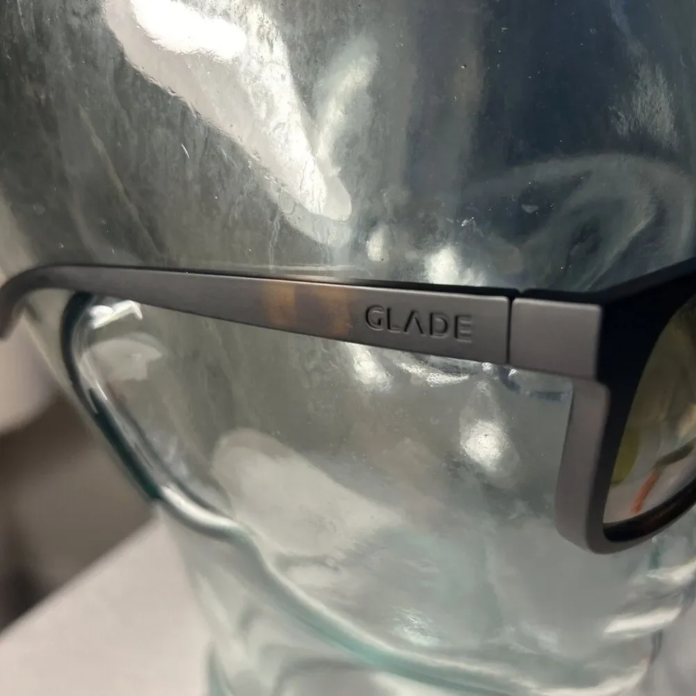 “Townie” Glade Sunglasses Tortoise Reveal Frame Polarized Lens w/ Glasses Case